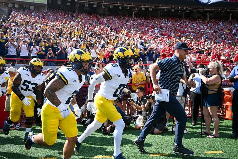 Michigan football announces punishment for analyst in sign-stealing scandal