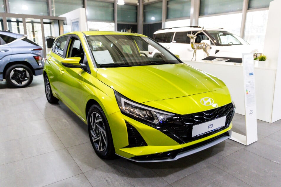 Abbildung zeigt Sonderausstattung.