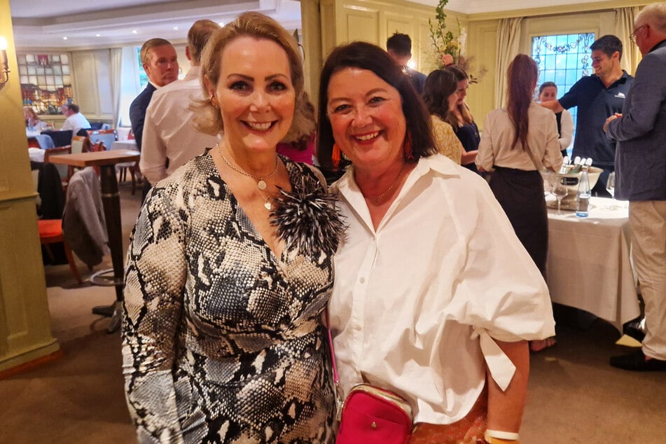 Kiki Fehlauer (l.) zusammen mit Petra Moske, Vorsitzende des Vereins "nestwärme".