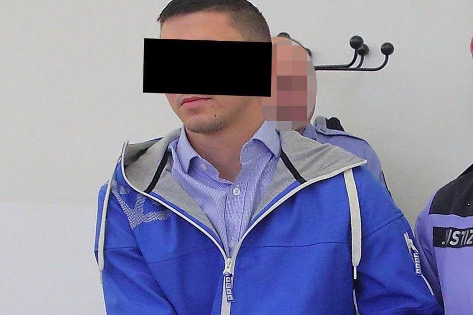 Ex-FKD-Mitglied Franz R. (22) unterrichtet heute Flüchtlinge.