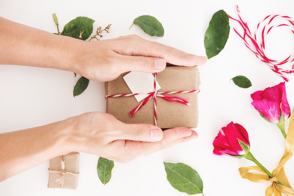 Nachhaltige Geschenke bereiten dem oder der Beschenkten und der Natur eine große Freude.