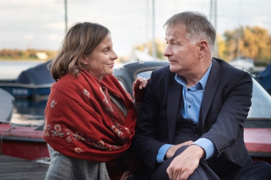 Dr. Heilmann kann derweil einen Abend mit Katja genießen.