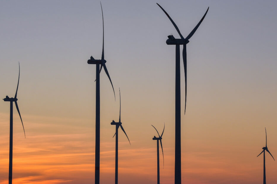 Im gesamten Jahr 2019 wurden nur sechs neue Windräder in Betrieb genommen. (Symbolbild)