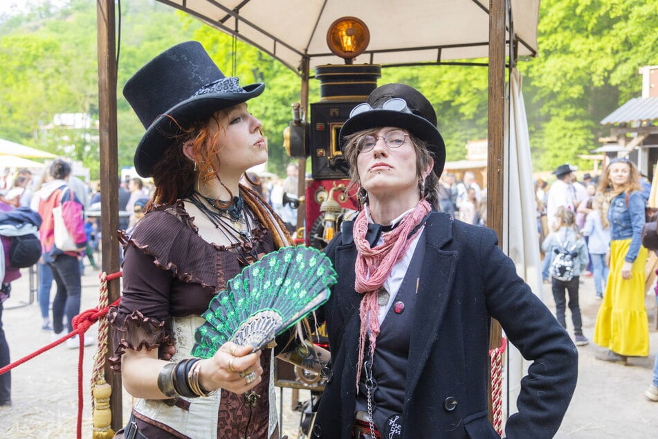 Besucher der Karl-May-Festtage im Lößnitzgrund in Radebeul dürfen sich auf kreative Mitmachangebote freuen.