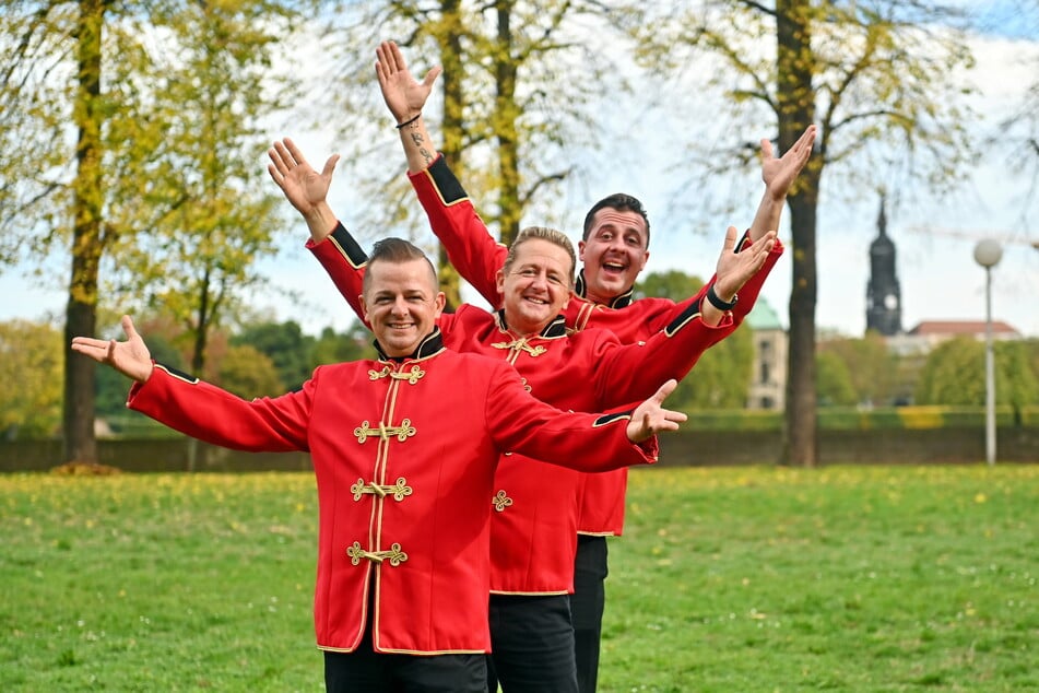 Die Inhaber des Dresdner Weihnachts-Circus (von vorn): die Brüder Sascha (47), William (52) und Leonard Köllner (34).