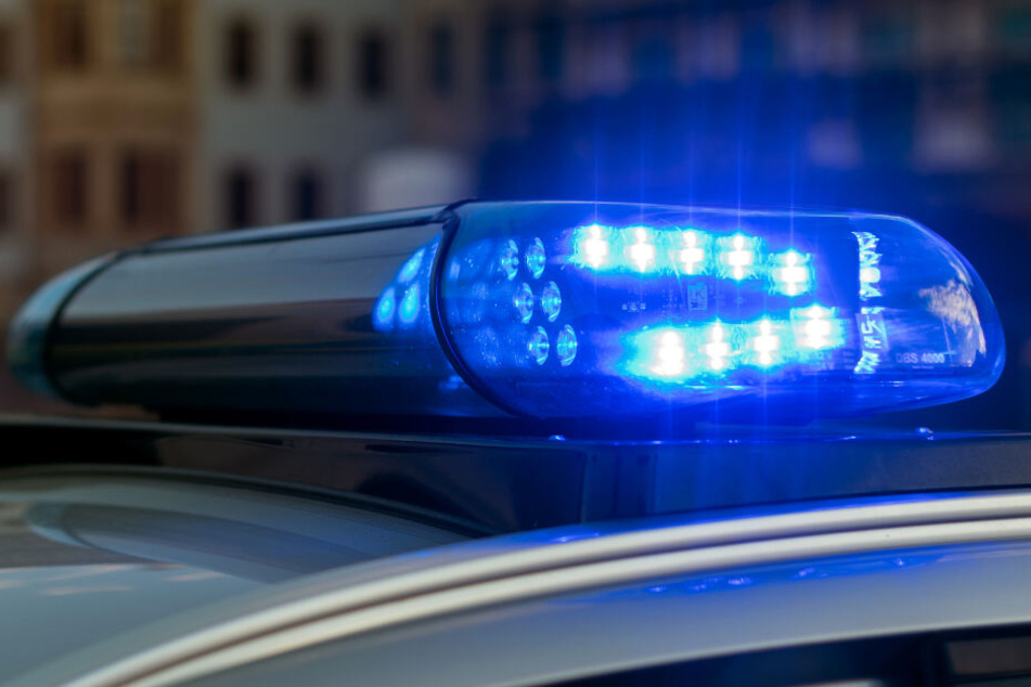 Polizei und Rettungsdienst waren im Einsatz. (Symbolbild)
