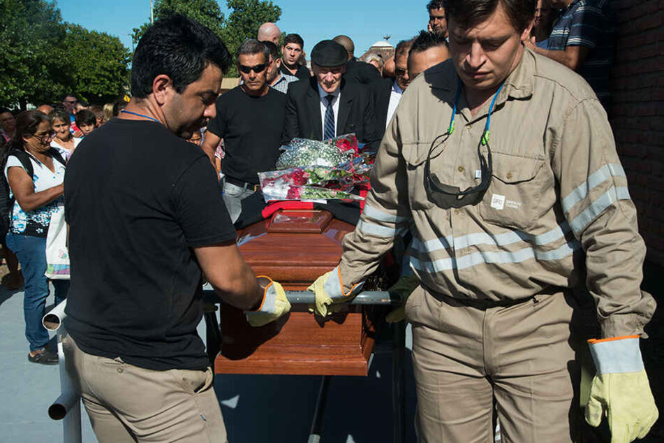 Bilder von der Trauerfeier von Emiliano Sala in Progreso, Argentinien.