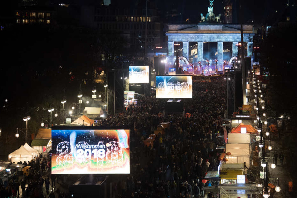 Auch das Jahr 2019 soll wieder mit einer riesigen Party am Brandenburger Tor eingeläutet werden (Archivbild).