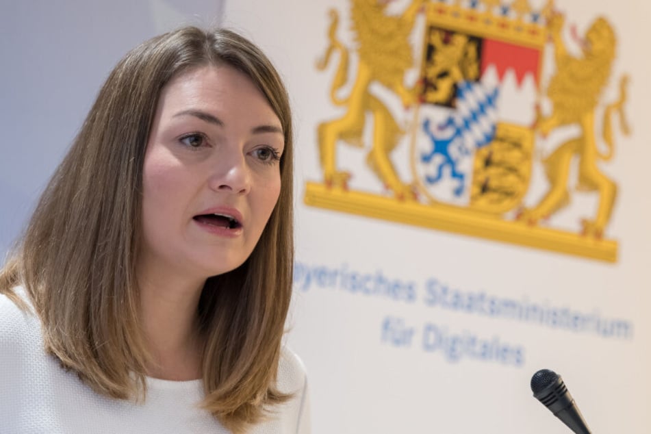 Staatsregierung startet Blockchain-Kooperation!