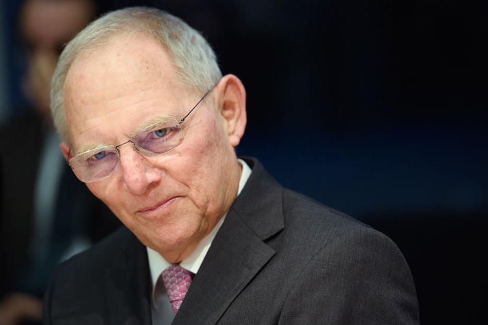 Er hat das dickste Plus: Bundestagspräsident Wolfgang Schäuble hat ab Juli jeden Monat rund 500 Euro mehr auf dem Gehaltszettel.