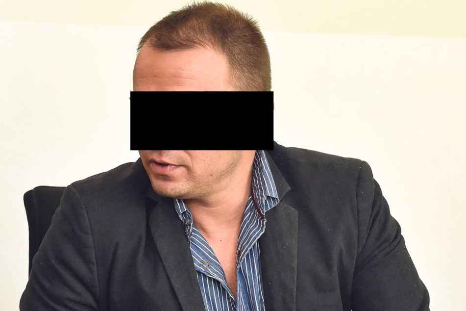 Paul L. (28) zog seine dreiste Masche erst aus dem Exil richtig durch.