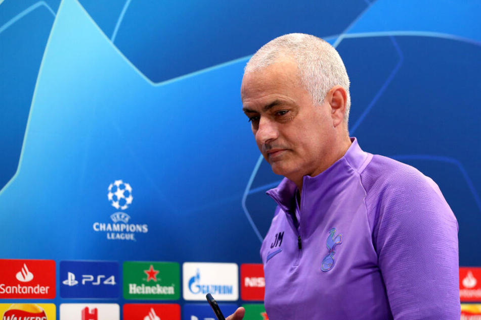 Kult-Coach José Mourinho (57) legte bei der Pressekonferenz eine Märchenstunde hin.