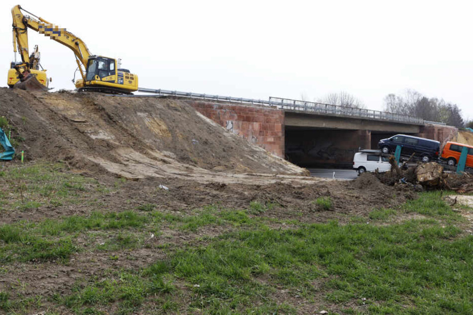 Die A14 muss zwischen Leipzig-Ost und Naunhof in beiden Richtungen komplett gesperrt werden.