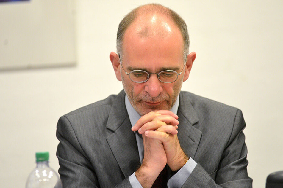 Die Gebete von Christian Behr (57) wurden nicht erhört: Bei der Bischofs-Wahl in Mecklenburg-Vorpommern hatte Kreuzkirchen-Pfarrer das Nachsehen.