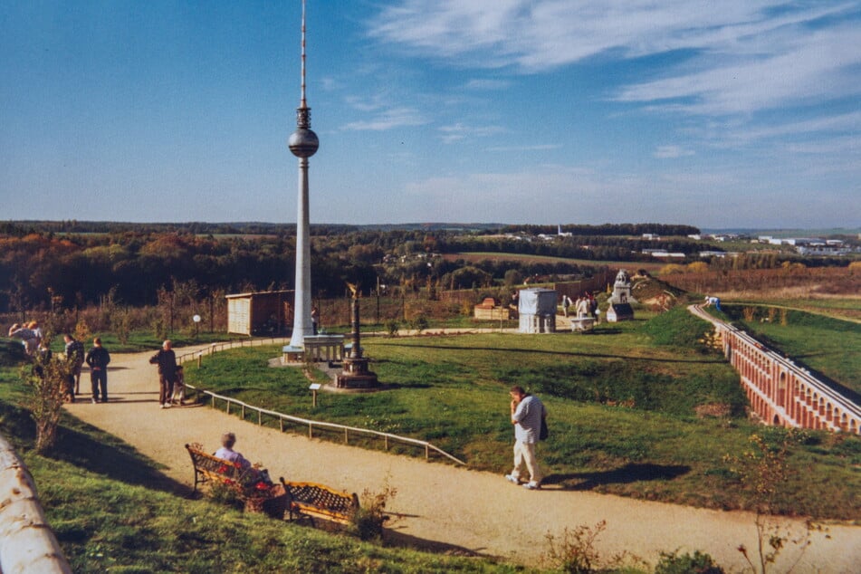 Im Eröffnungsjahr 1999 gab es im Park noch wenig "Grün". 25 Jahre später hat sich dies geändert.