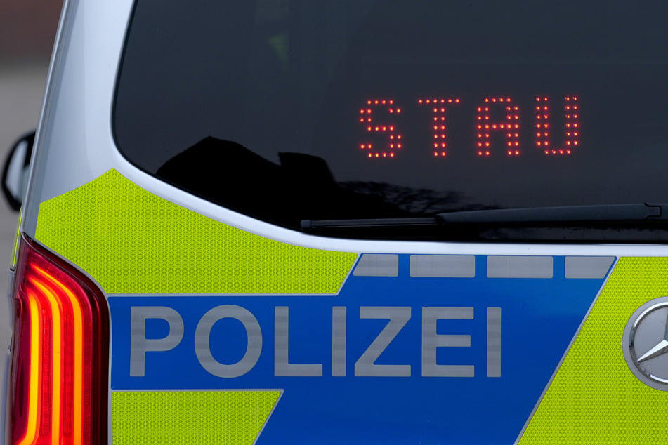 Unfall A4: Unfall in Baustelle Höhe Dresden-Flughafen: A4 Richtung Chemnitz blockiert