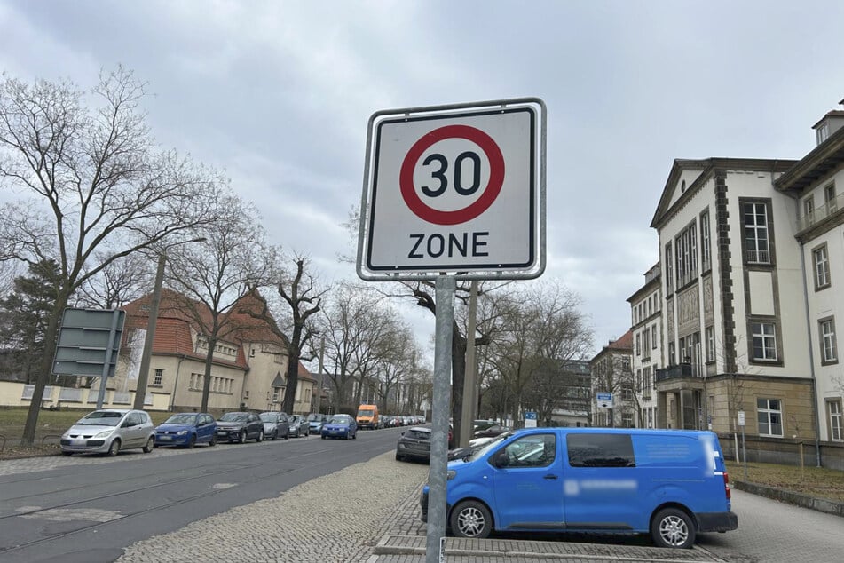 An der Uniklinik heißt es Fuß vom Gas - sonst könnte es teuer werden!