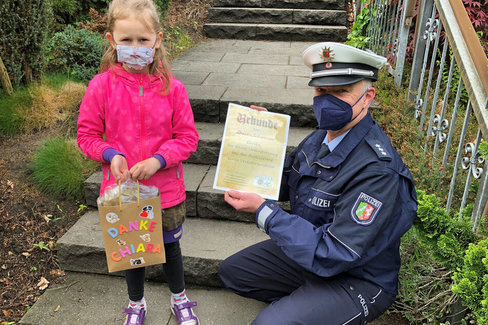 Polizeimeldung: Mädchen (6) beobachtet Unfallflucht eines Polizeimeldung: Mädchen (6) beobachtet Unfallflucht eines