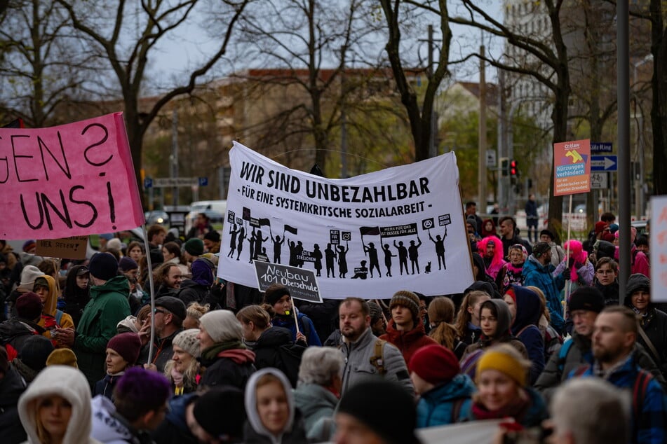 Am heutigen Donnerstag fand eine große Demonstration vor dem Neuen Rathaus statt.