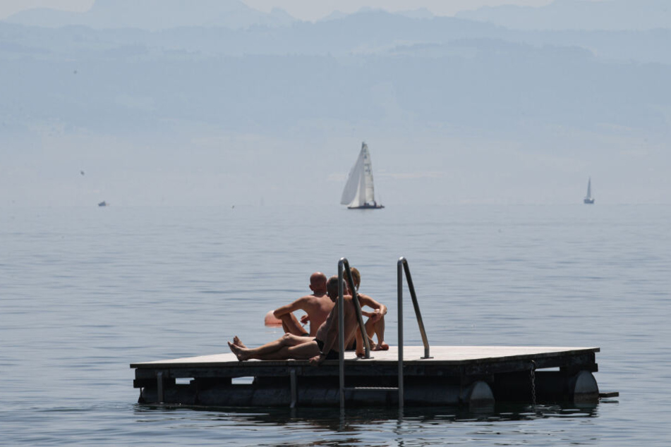 Immer wieder kommt es auf dem Bodensee zu tödlichen Badeunfällen. (Symbolbild)