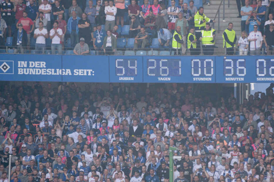 Die legendäre Stadionuhr zeigte im Volksparkstadion die Zeit an, die der HSV in der Bundesliga verbrachte.
