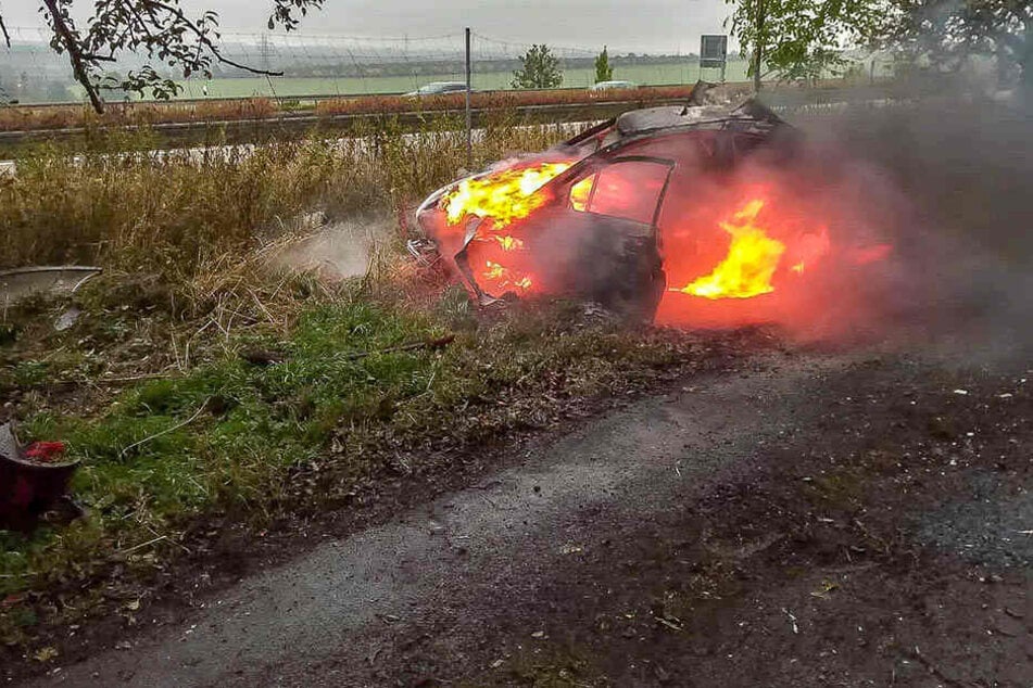 Ein Honda ging in Flammen auf.