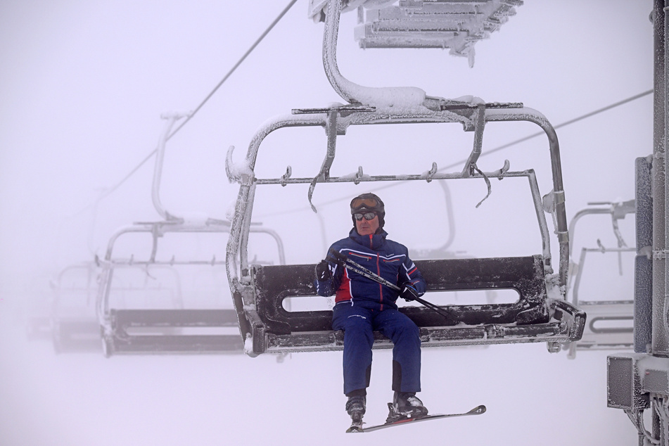 Wintersportfans kommen im "Thüringer SNOWPARK Oberhof" bald wieder auf ihre Kosten. (Archivbild)