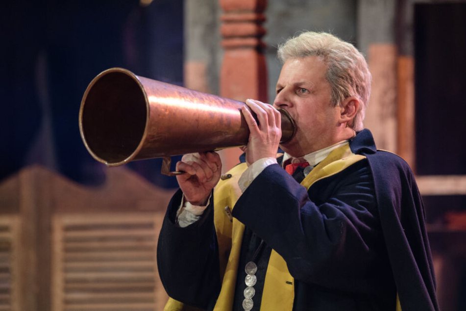 Gerhard Wittmann stand letztes Jahr als Dieter Reiter auf der Bühne. Mit dem Verspotten, dem "Derblecken" von Politikern wird traditionell die Starkbier-Saison in Bayern eröffnet. (Archivbild)