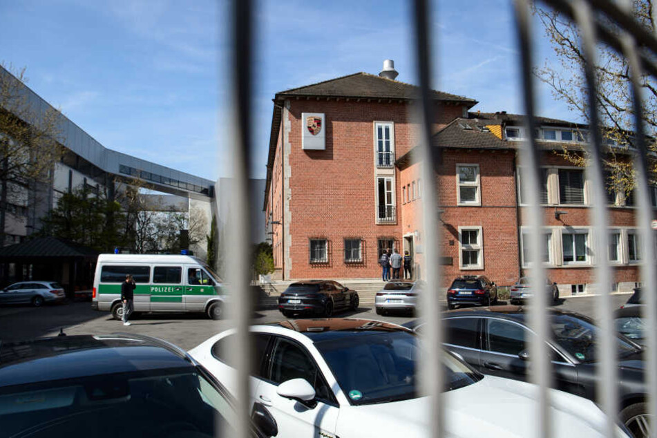 Anlass der Razzia ist der Abgasskandal der VW-Tochter Porsche.