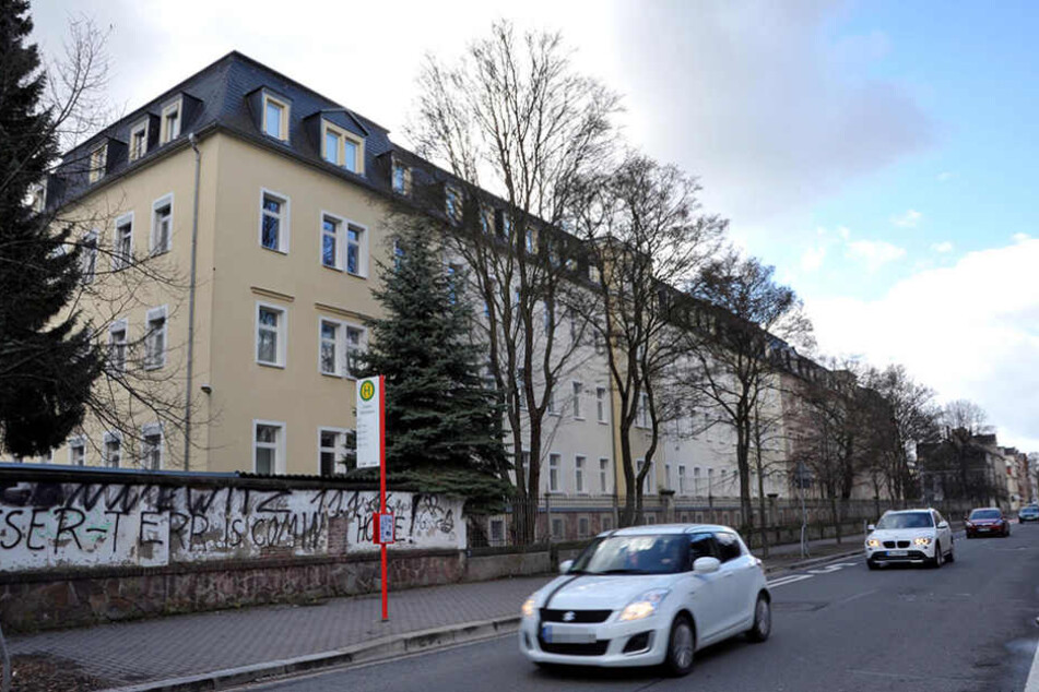 In diesen Gebäudekomplex in Döbeln - eine alte Kaserne - soll der
Rechnungshof ziehen. Viele Details stehen noch nicht fest.