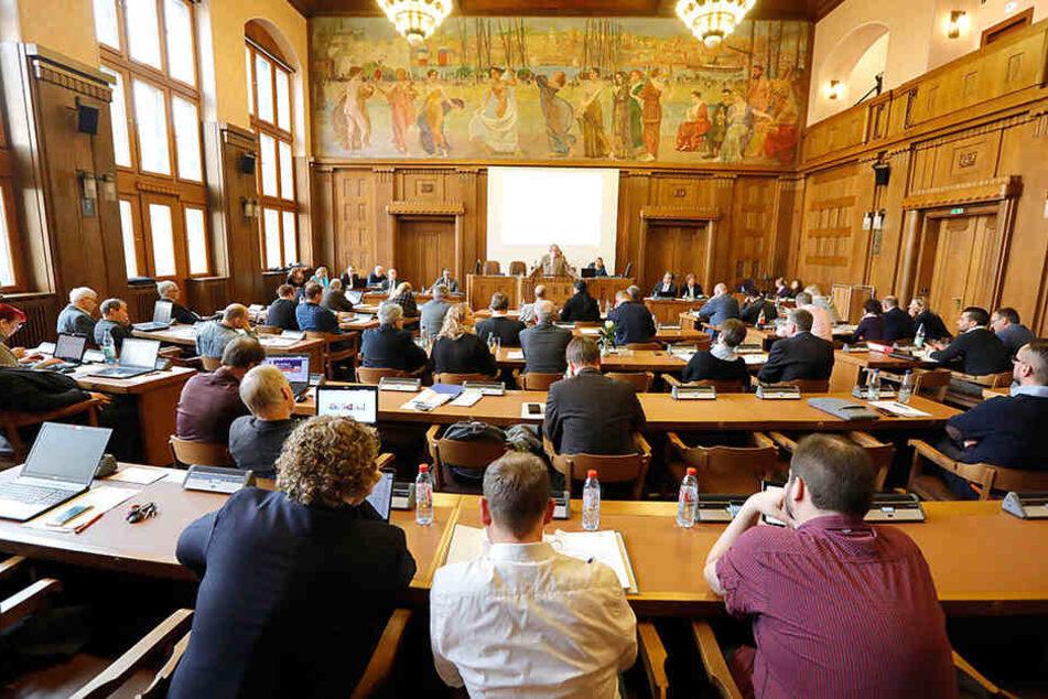 Stadträte bekommen von der Verwaltung oft keine Antworten. Das Rathaus will besser werden.