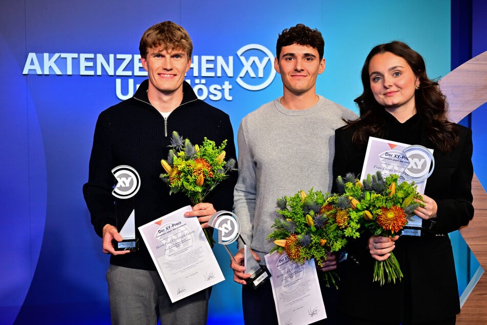 Die Preisträger Paul Christoph Georg (l-r), Elias Christofer Linz und Emma Maria Tuscher aus Frankfurt am Main konnten eine Vergewaltigung verhindern.