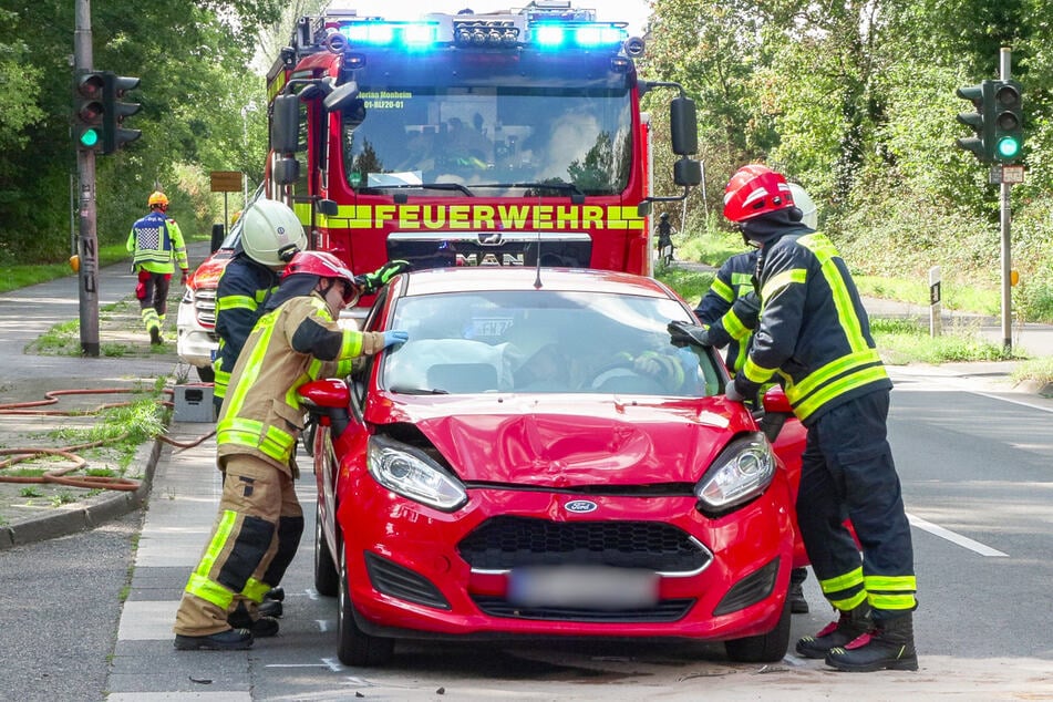 Die Feuerwehr kümmerte sich um die Rettungsarbeiten.