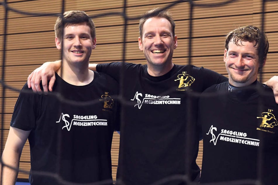Sie freuen sich aufs Derby: HCE-Torwart-Trainer Timo Meinl (M.) mit seinen Schützlingen HendrikHalfmann (l.) und Mario Huhnstock.