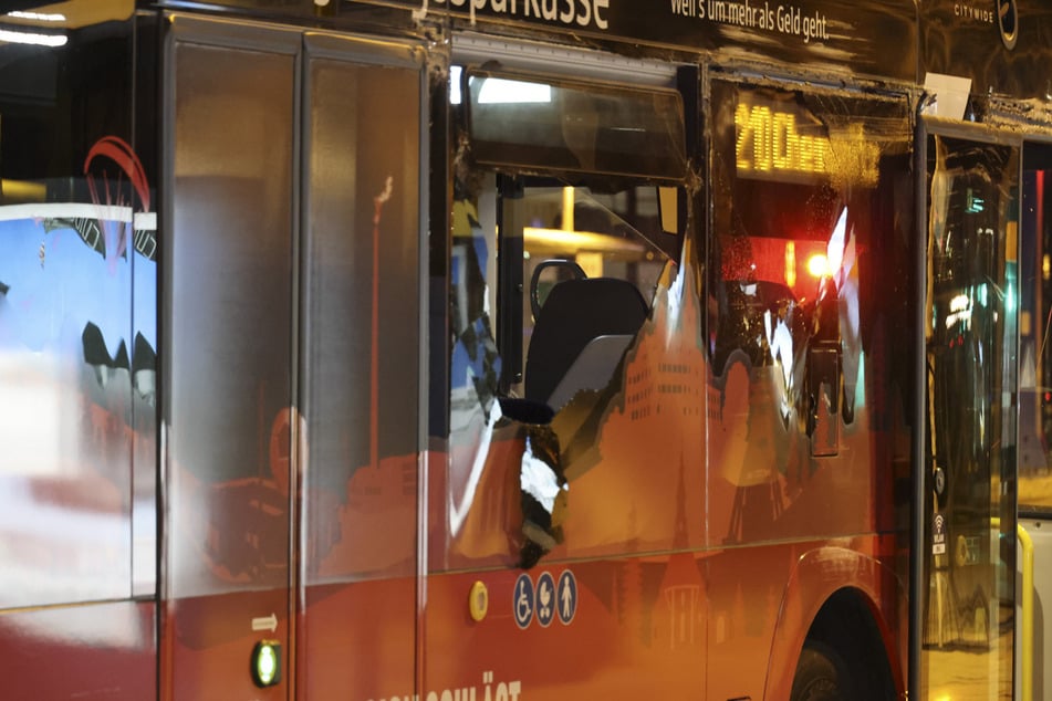 An beiden Fahrzeugen entstand ein Schaden von rund 15.000 Euro.