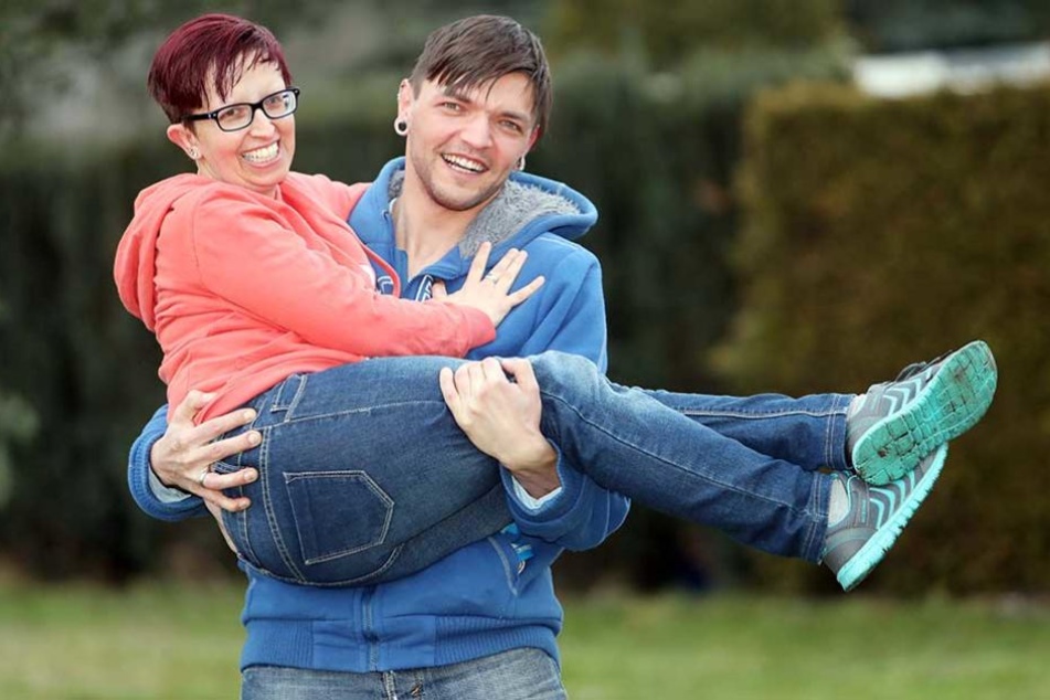 Klappt auch nicht bei allen: André trägt sein Herzblatt gern auf Händen.