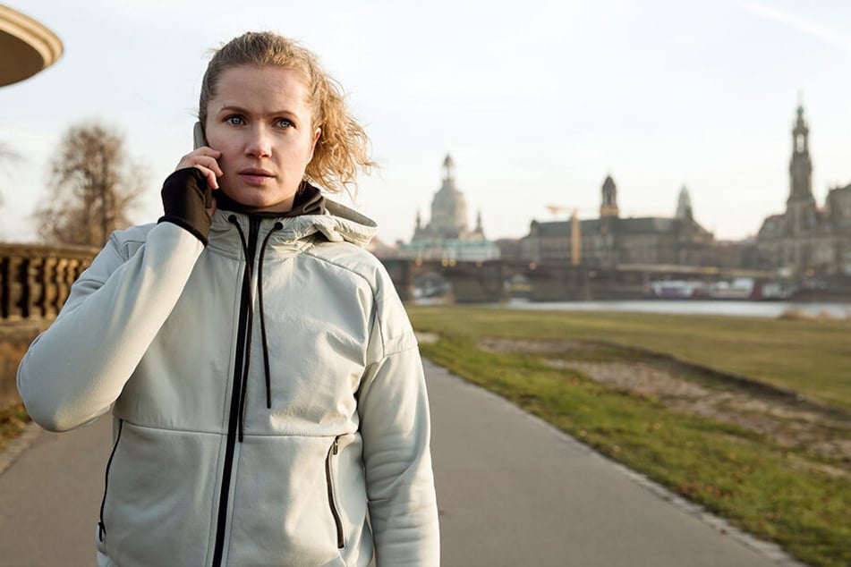 So kennen wir sie: Cornelia Gröschel (31) in ihrer Rolle als Tatort-Kommissarin Leonie Winkler.