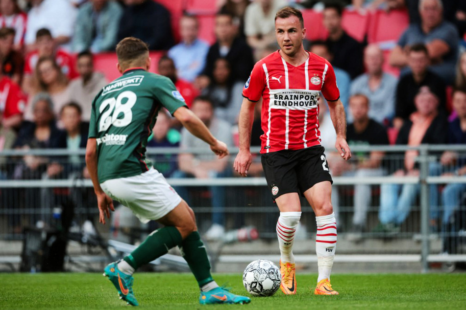 Obwohl Mario Götze (r.) mit der PSV Eindhoven mit 3:2 gegen NEC Nijmegen gewann, hat der deutsche Weltmeister von 2014 keine Chance mehr auf die niederländische Meisterschaft.