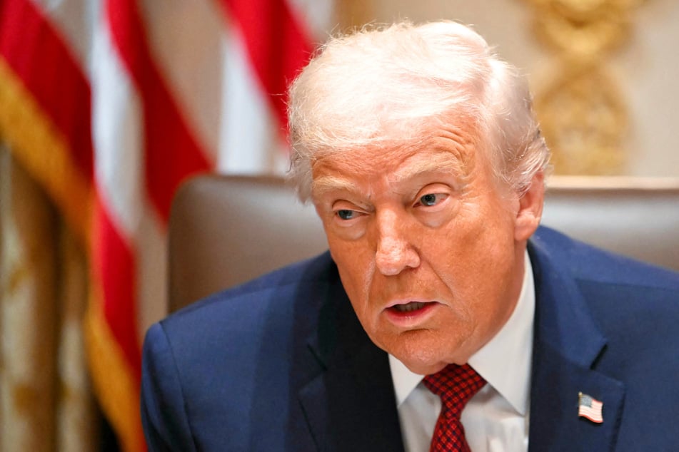 Trump accuses "fake" news outlets of sedition and treason: "True enemies of the people!"