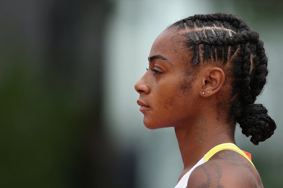 Sha'Carri Richardson prepares to compete in the first round of the Toyota Women's 200m during the 2025 USATF Outdoor Championships at Hayward Field on August 3, 2025, in Eugene, Oregon.
