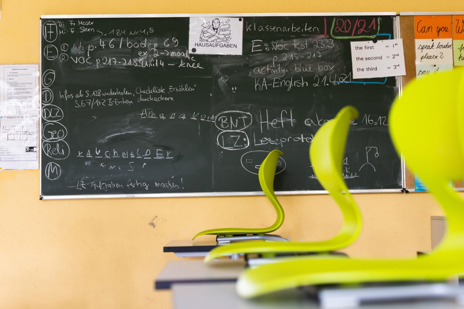 Statt Quarantäne müssen sich alle Schüler einer Klasse fünf Tage lang mindestens mit einem Schnelltest täglich testen, sollte ein Mitschüler infiziert sein. (Symbolbild)