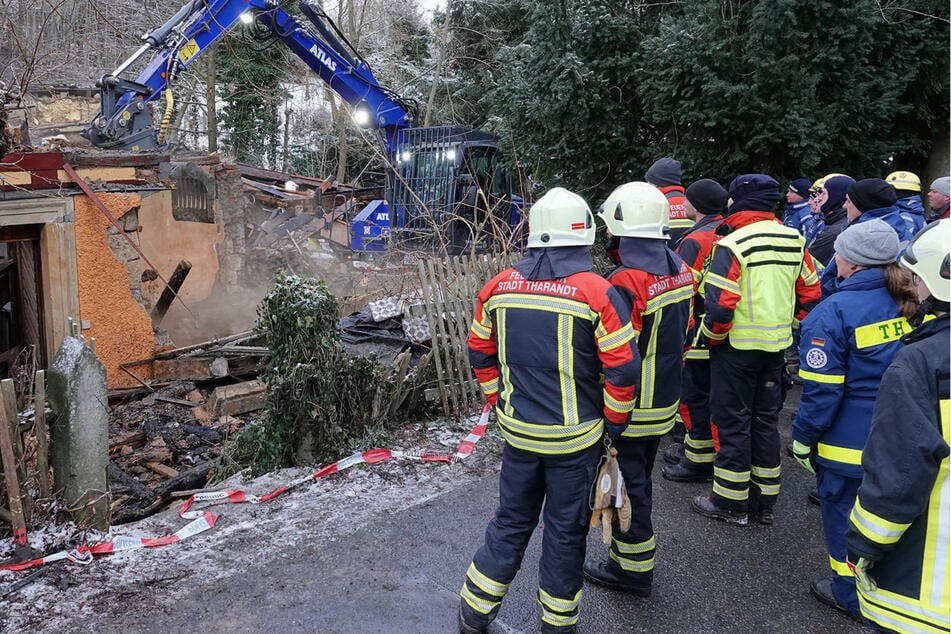 Nach Brand von Fachwerkhaus in Sachsen: Einsatzkräfte finden Leiche