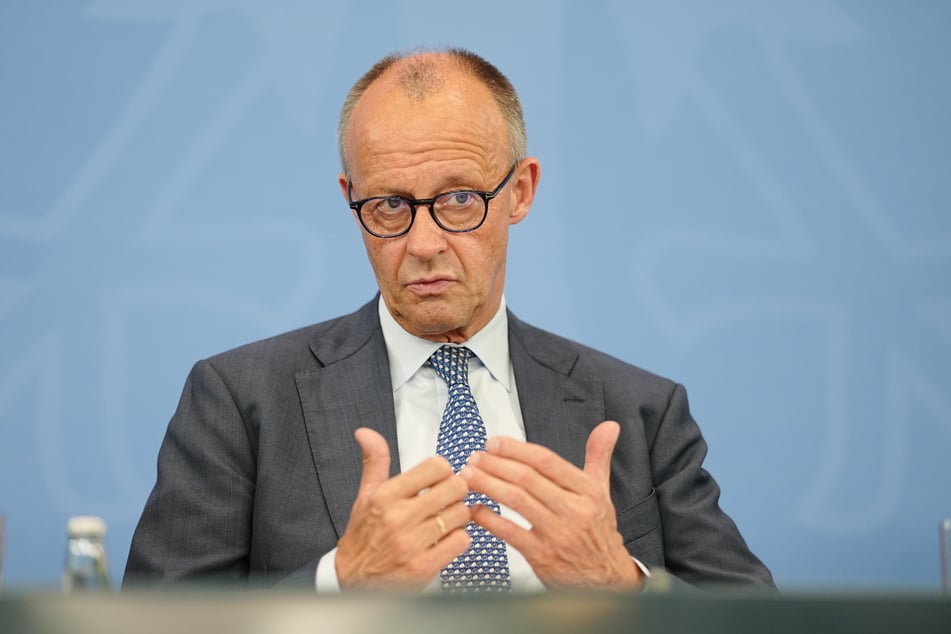 Bundeskanzler Friedrich Merz (70, CDU) will offenbar nicht selbst für den Post verantwortlich sein.