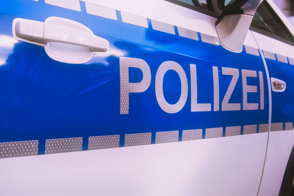 Demonstranten griffen Polizei an: Vier Verletzte bei Corona-Protest in Sachsen!