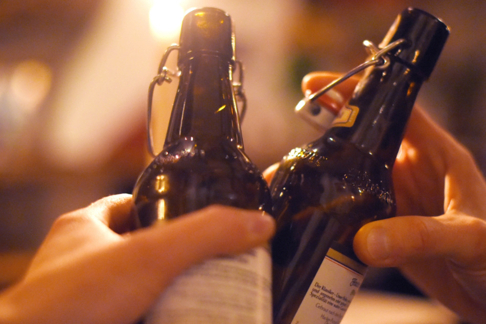 Die Stadt Stuttgart denkt über ein Alkoholverbot auf öffentlichen Plätzen nach.