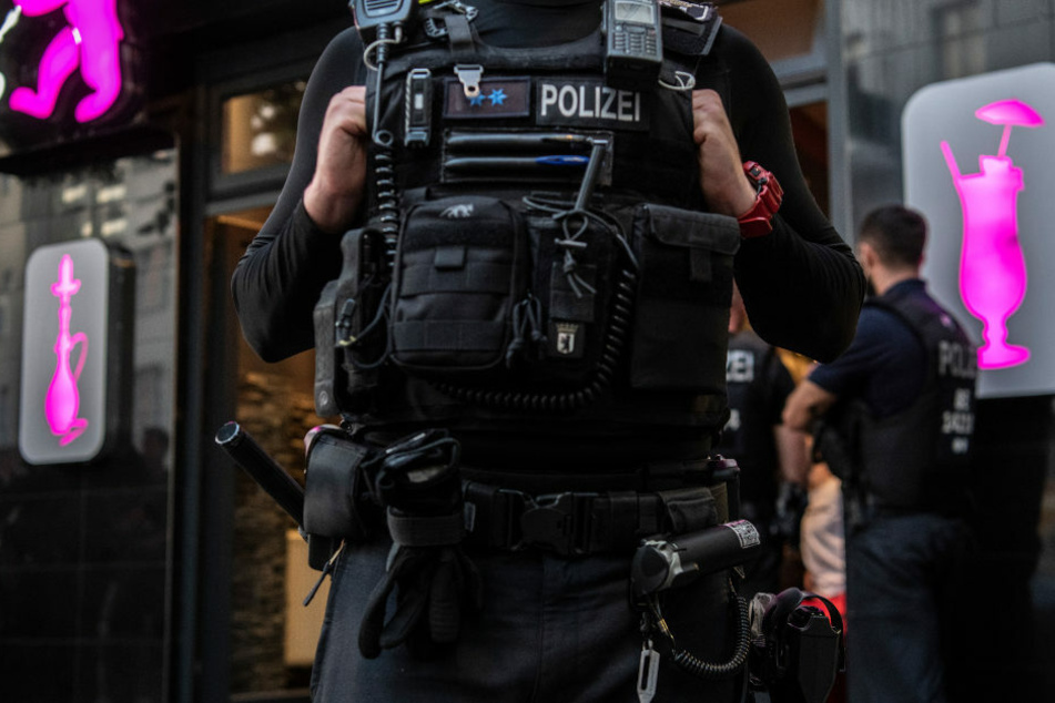 Immer wieder geht die Polizei mit Razzien gegen die organisierte Kriminalität in Berlin vor. (Symbolfoto)
