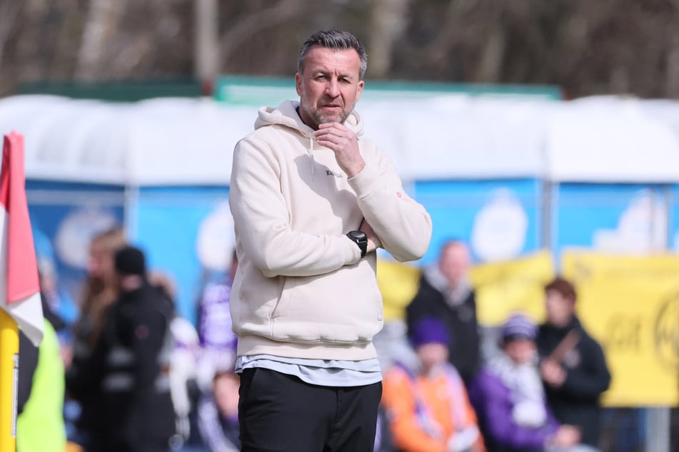 Freut sich über den verdienten Sieg: Aue-Coach Christoph Dabrowski.