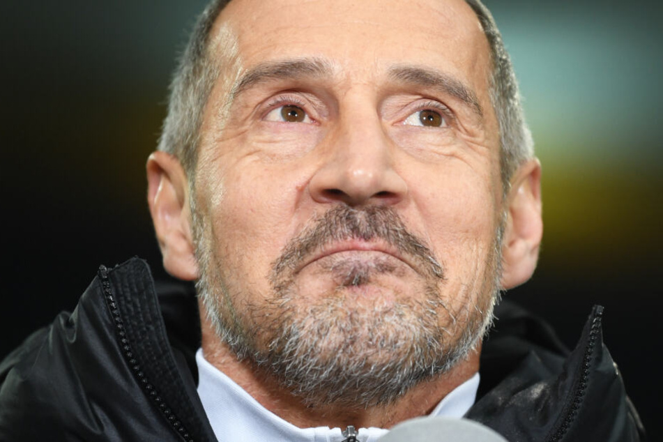Nicht zufrieden: Das Foto vom 4. Februar 2020 zeigt Frankfurts Trainer Adi Hütter.