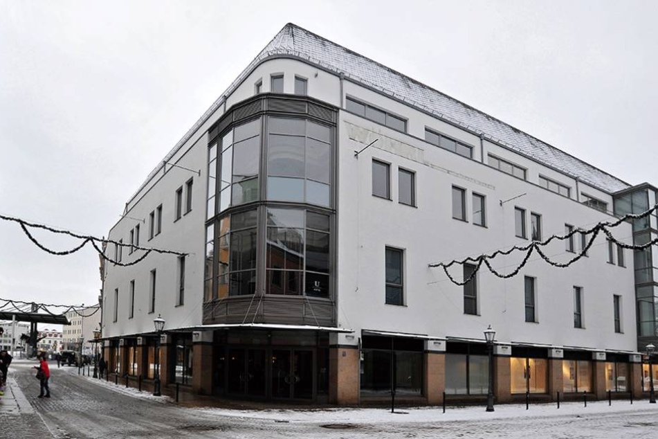 Das ehemalige Wöhrl-Kaufhaus mit einer Verkaufsfläche von 2700 Quadratmetern steht seit 2016 leer.