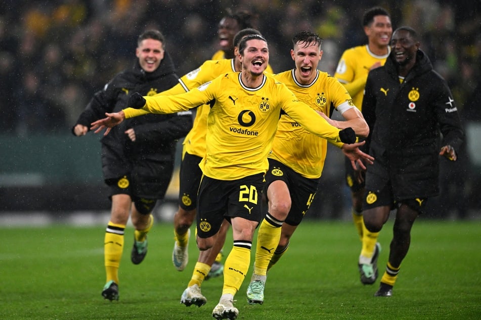 Marcel Sabitzer ins Glück! Der Österreicher schießt den BVB in letzter Sekunde weiter.
